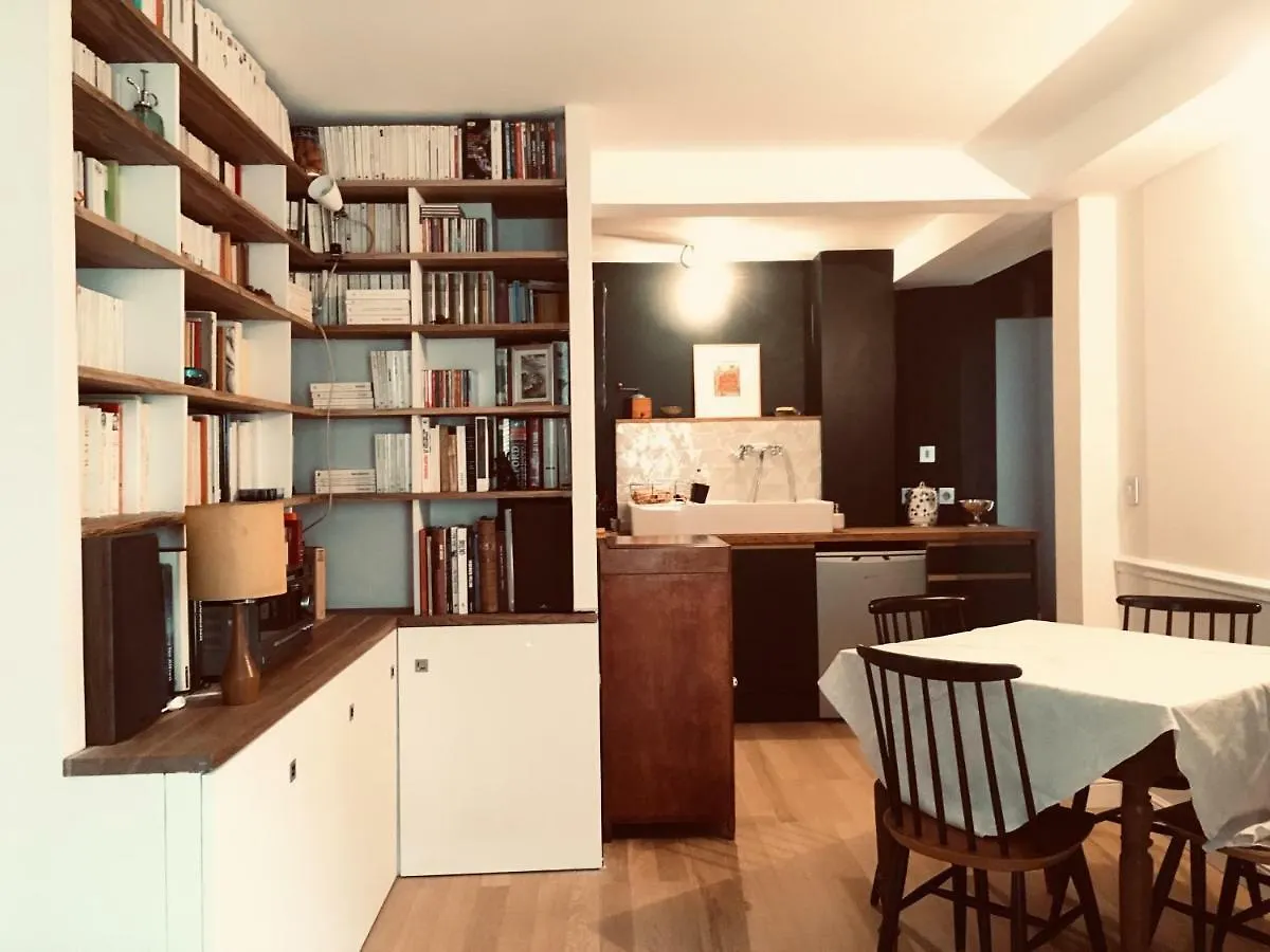 Elegant And Cosy Flat Near Montmartre パリ