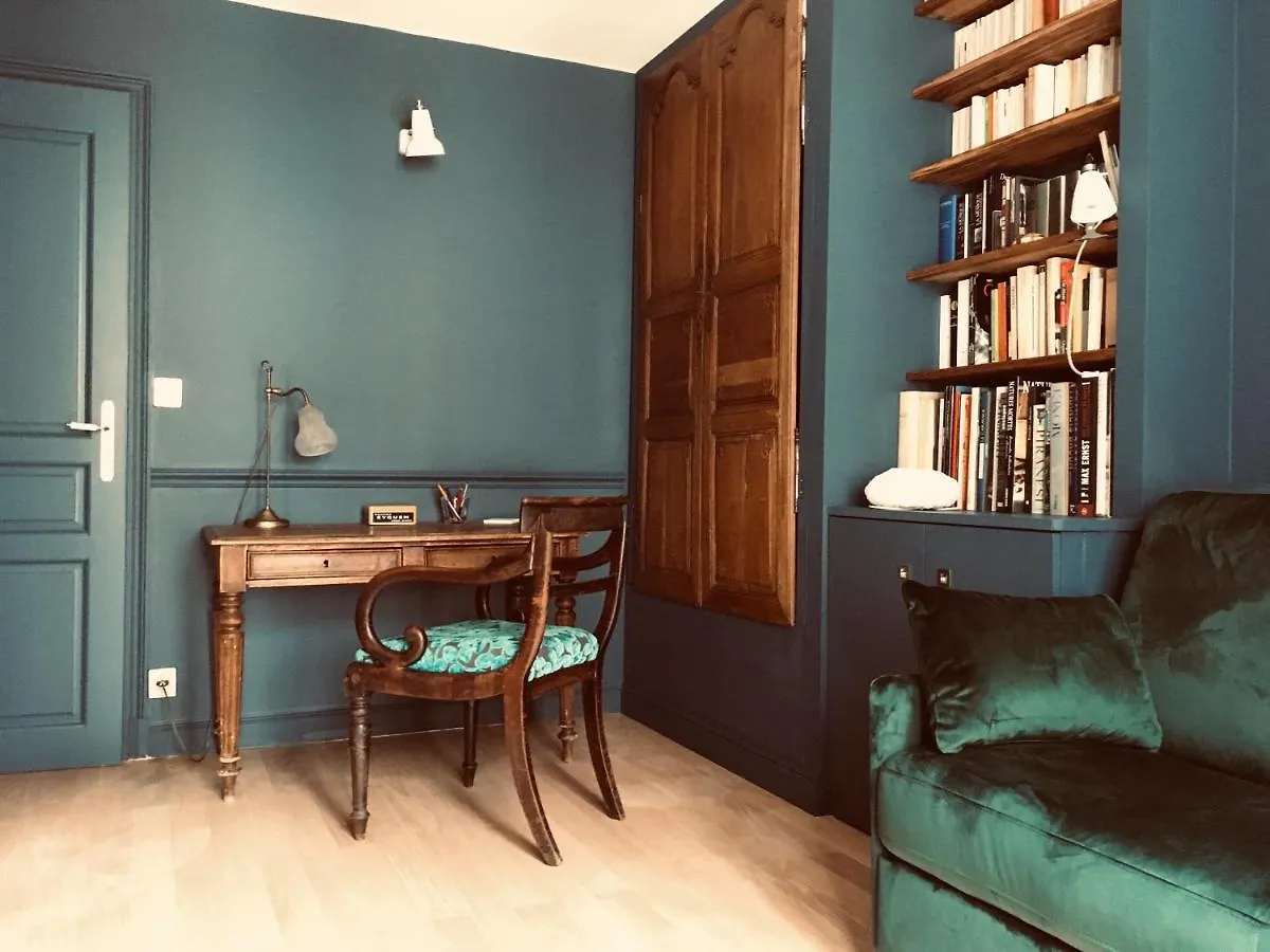 Elegant And Cosy Flat Near Montmartre